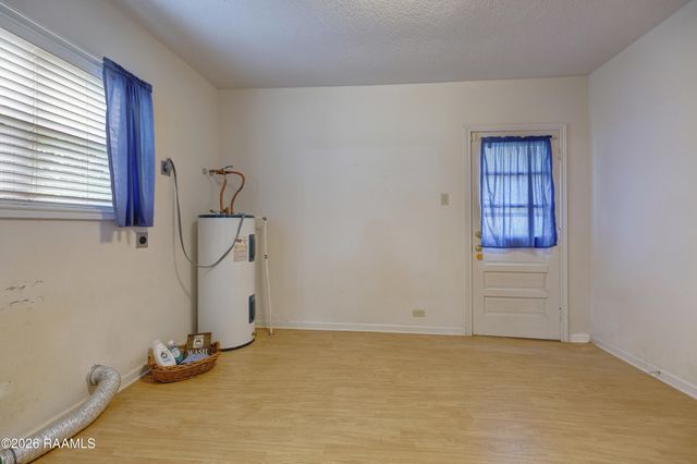 2116 Agnes Broussard Road, New Iberia, LA 70560