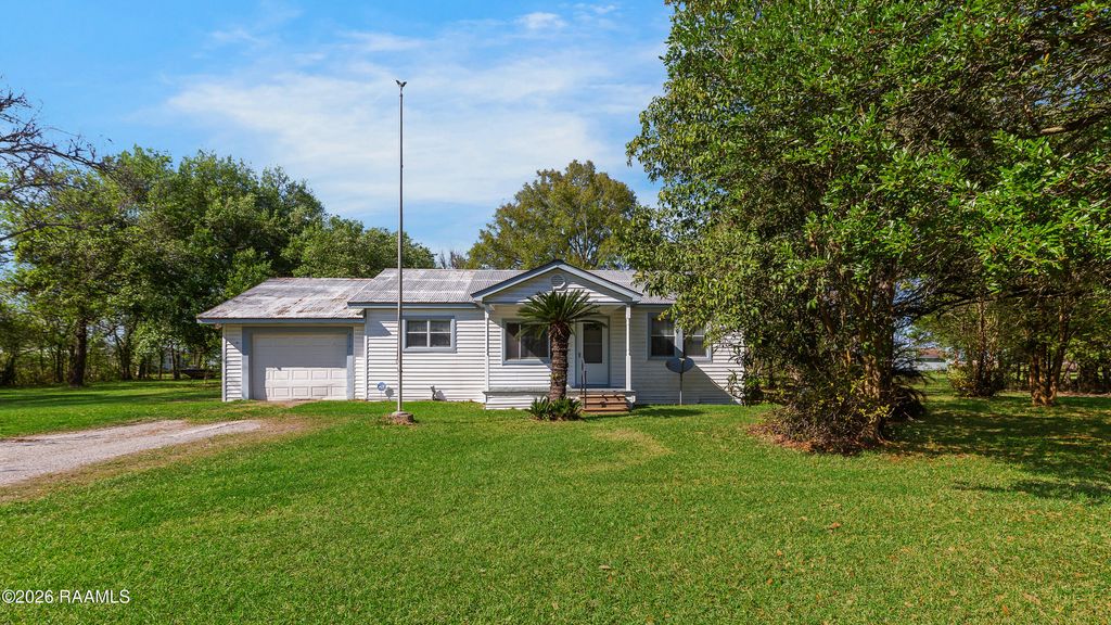 2116 Agnes Broussard Road, New Iberia, LA 70560