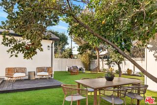 4226 Redwood Avenue, Los Angeles, CA 90066