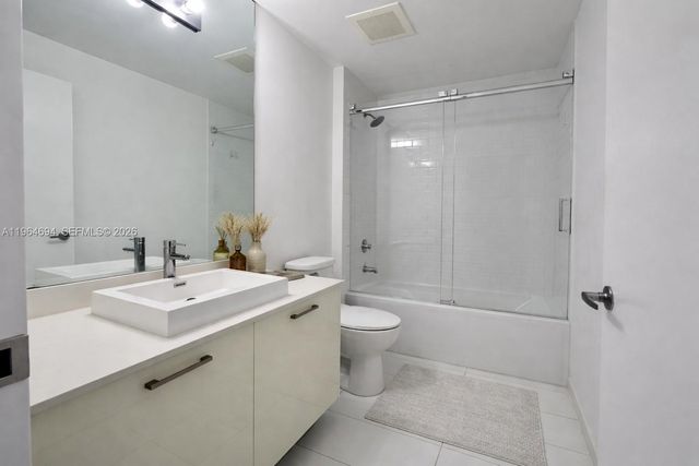 151 SE 1st St 1501, Miami, FL 33131