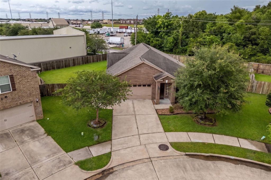 8234 Hall View Drive, Houston, TX 77075