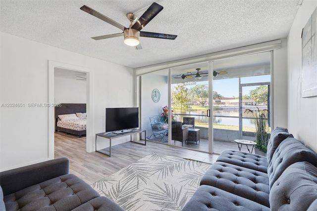 5860 NW 64th Ave 102, Tamarac, FL 33319