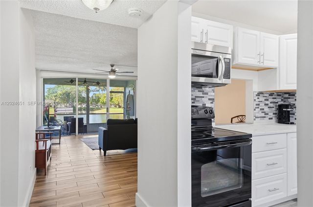 5860 NW 64th Ave 102, Tamarac, FL 33319
