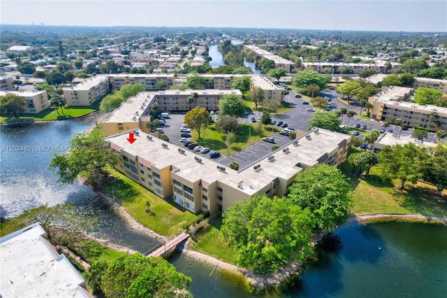 5860 NW 64th Ave 102, Tamarac, FL 33319
