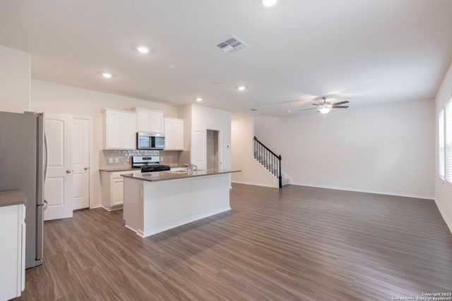 6806 Prue Rd Unit 28, San Antonio, TX 78240