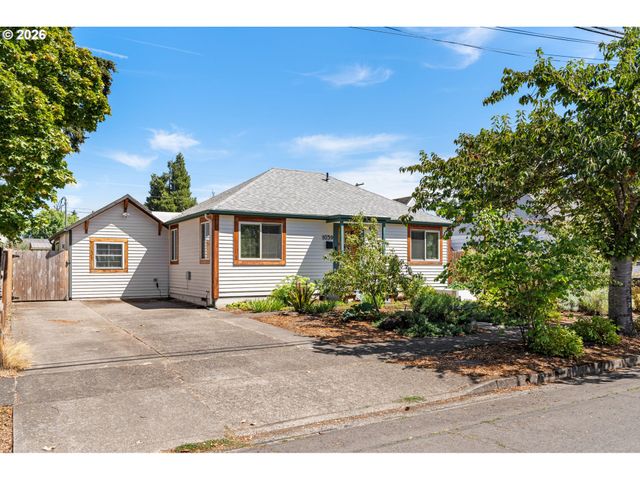 1039 4TH St, Springfield, OR 97477