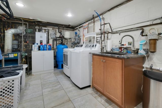 27 Howland Cir, West Caldwell Twp., NJ 07006