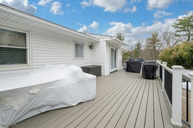 27 Howland Cir, West Caldwell Twp., NJ 07006