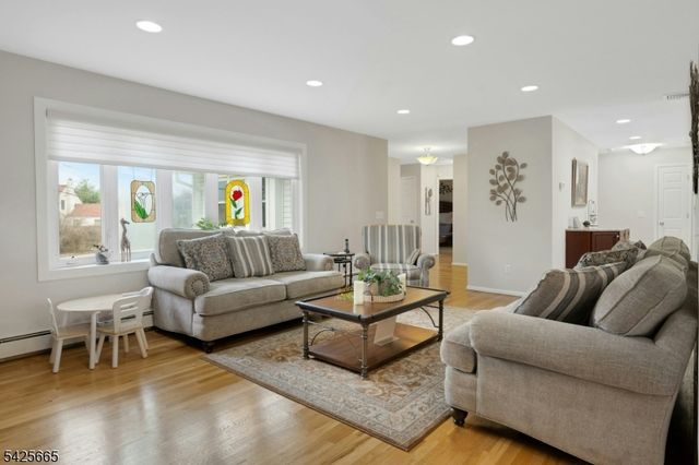 27 Howland Cir, West Caldwell Twp., NJ 07006