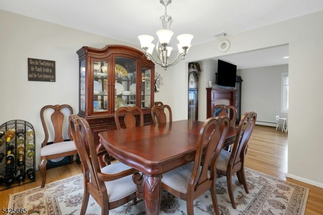 27 Howland Cir, West Caldwell Twp., NJ 07006