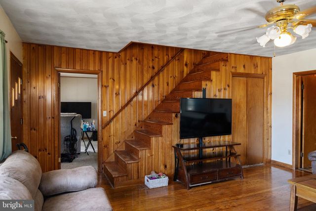 3223 SENEDO RD, Quicksburg, VA 22847