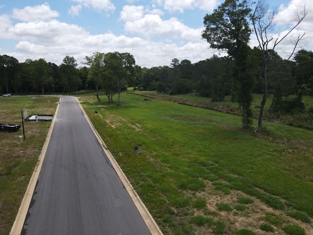 110 Golden Oaks Circle, Dothan, AL 36301