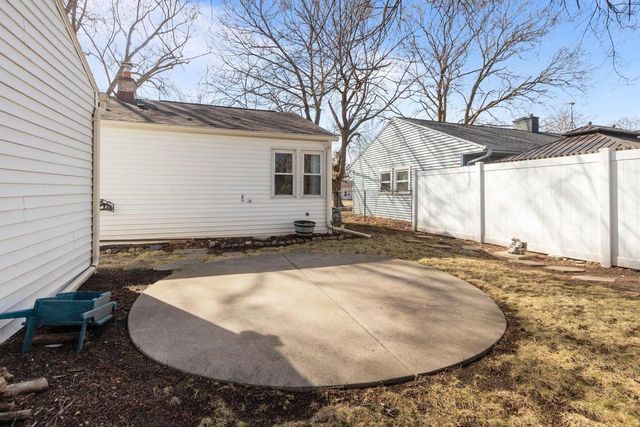 516 WINNEBAGO HEIGHTS, Neenah, WI 54956