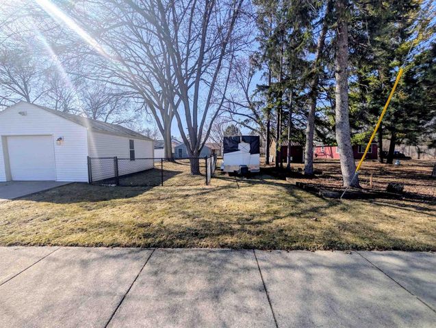 516 WINNEBAGO HEIGHTS, Neenah, WI 54956