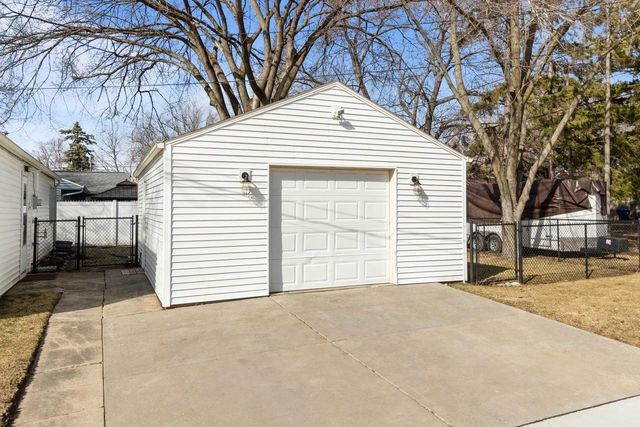 516 WINNEBAGO HEIGHTS, Neenah, WI 54956