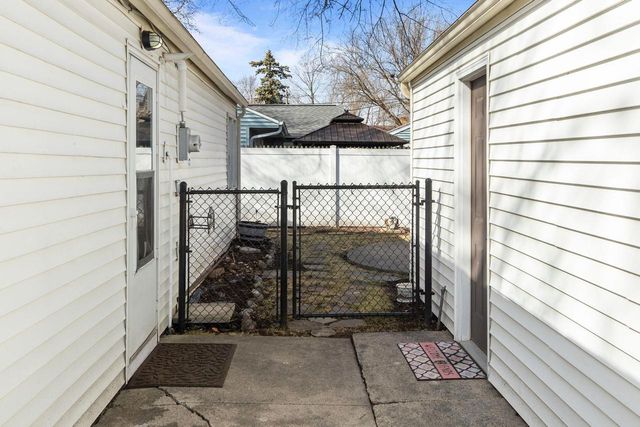 516 WINNEBAGO HEIGHTS, Neenah, WI 54956