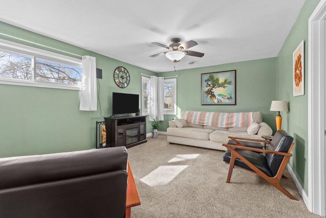 516 WINNEBAGO HEIGHTS, Neenah, WI 54956