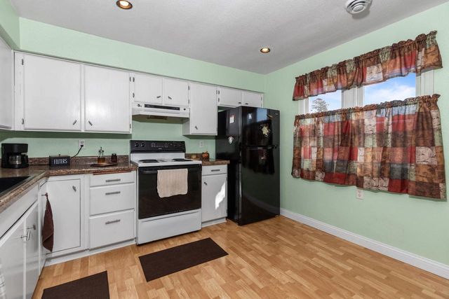 516 WINNEBAGO HEIGHTS, Neenah, WI 54956