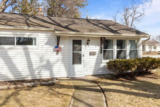 516 WINNEBAGO HEIGHTS, Neenah, WI 54956