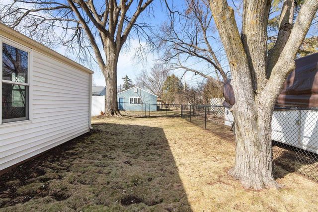 516 WINNEBAGO HEIGHTS, Neenah, WI 54956