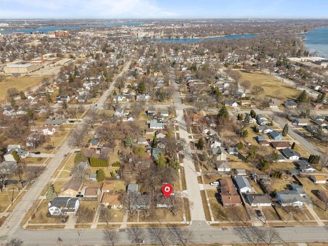 516 WINNEBAGO HEIGHTS, Neenah, WI 54956