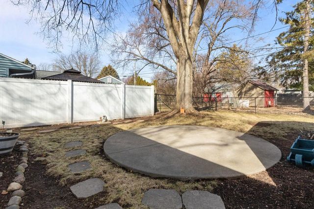 516 WINNEBAGO HEIGHTS, Neenah, WI 54956