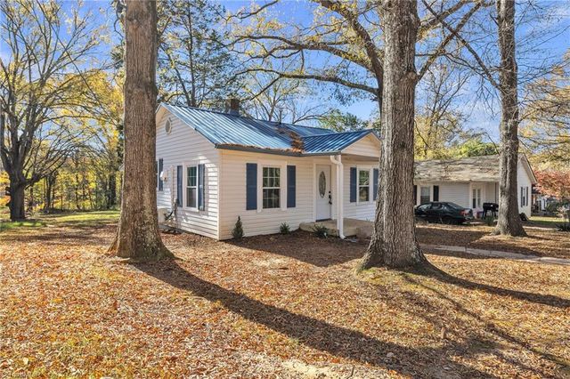 1125 Wilmington Avenue, Statesville, NC 28677