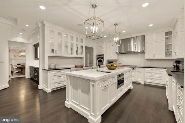 8509 COUNTRY CLUB DR, Bethesda, MD 20817