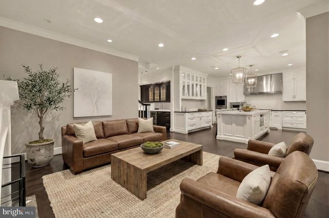 8509 COUNTRY CLUB DR, Bethesda, MD 20817