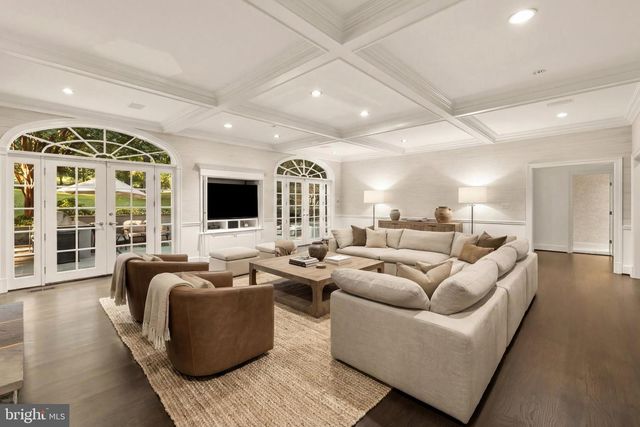 8509 COUNTRY CLUB DR, Bethesda, MD 20817
