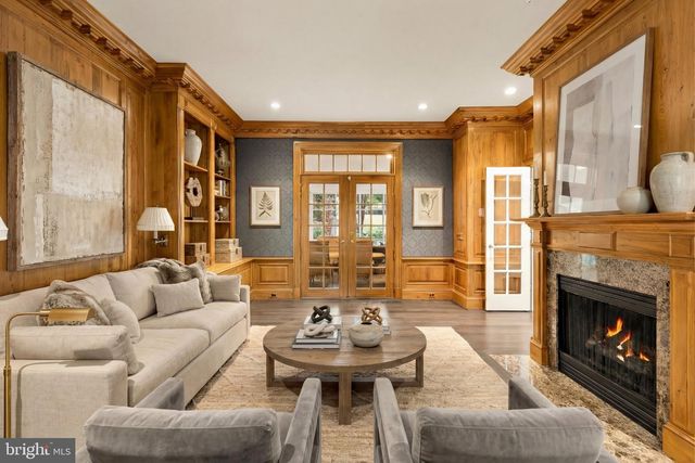 8509 COUNTRY CLUB DR, Bethesda, MD 20817