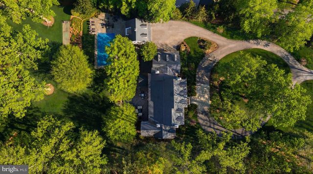8509 COUNTRY CLUB DR, Bethesda, MD 20817