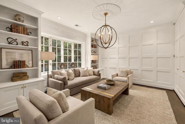 8509 COUNTRY CLUB DR, Bethesda, MD 20817