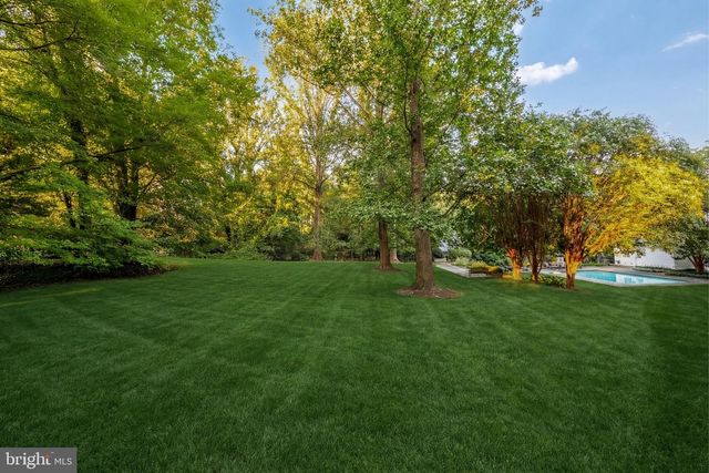 8509 COUNTRY CLUB DR, Bethesda, MD 20817