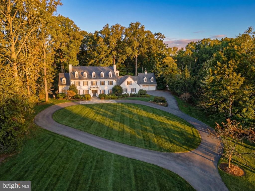 8509 COUNTRY CLUB DR, Bethesda, MD 20817