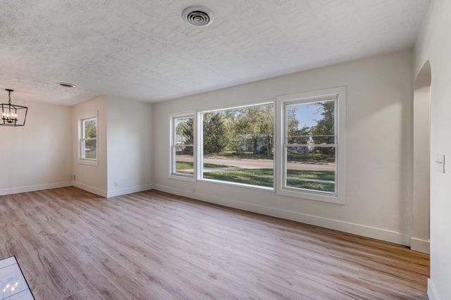 3283 Kingston Avenue, Grove City, OH 43123