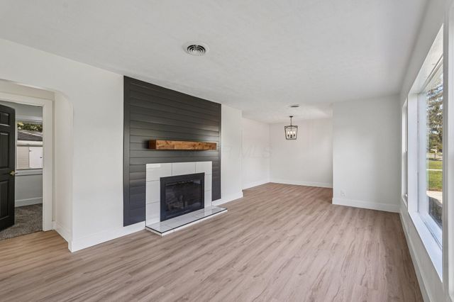 3283 Kingston Avenue, Grove City, OH 43123