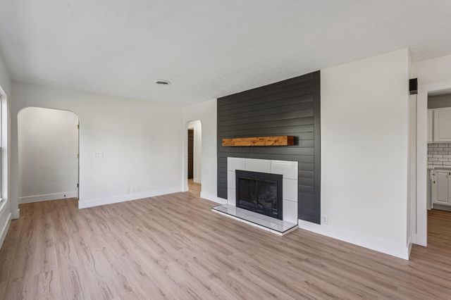 3283 Kingston Avenue, Grove City, OH 43123