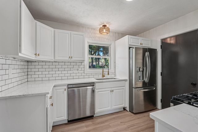 3283 Kingston Avenue, Grove City, OH 43123