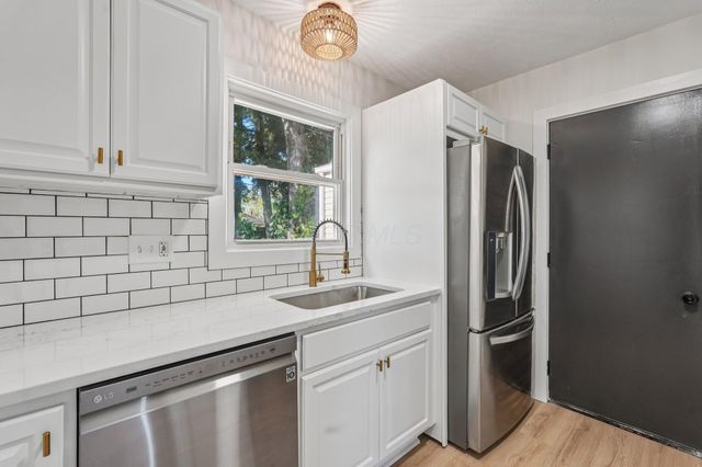 3283 Kingston Avenue, Grove City, OH 43123