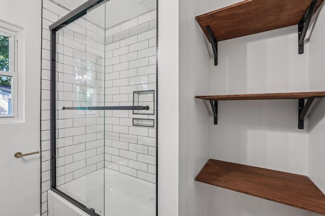 3283 Kingston Avenue, Grove City, OH 43123