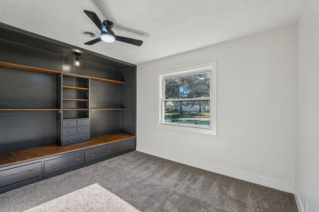 3283 Kingston Avenue, Grove City, OH 43123