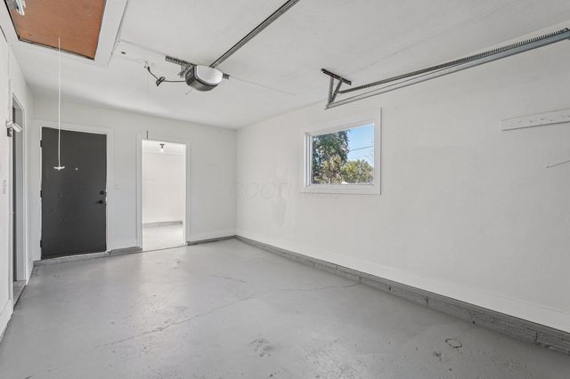 3283 Kingston Avenue, Grove City, OH 43123