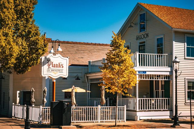 3283 Kingston Avenue, Grove City, OH 43123