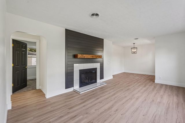 3283 Kingston Avenue, Grove City, OH 43123