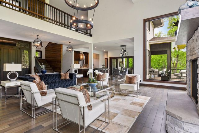 6816 Cheyenne Circle, Edina, MN 55439