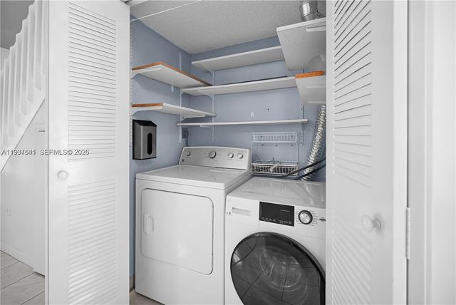 502 Westree Ln, Plantation, FL 33324