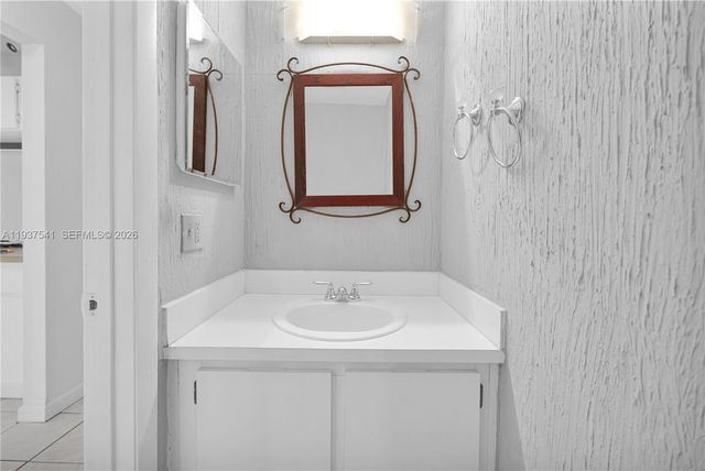 502 Westree Ln, Plantation, FL 33324