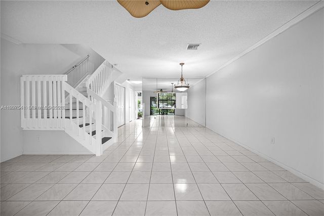 502 Westree Ln, Plantation, FL 33324