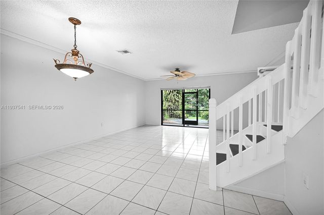 502 Westree Ln, Plantation, FL 33324